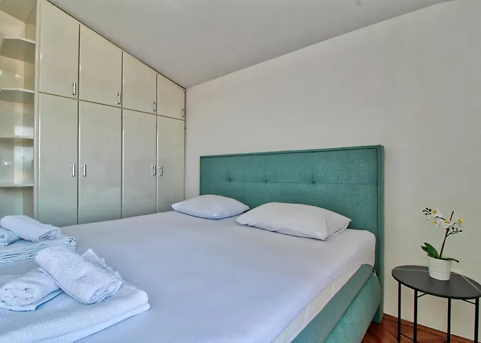 Sunny Marino Makarska